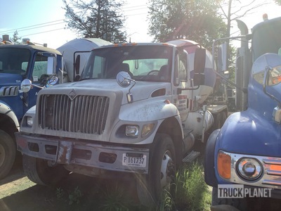 2006 International 7400 6x4 Mixer Truck (Inoperable)