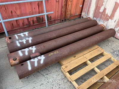 Quantity of (4) 96 in Spreader Bar