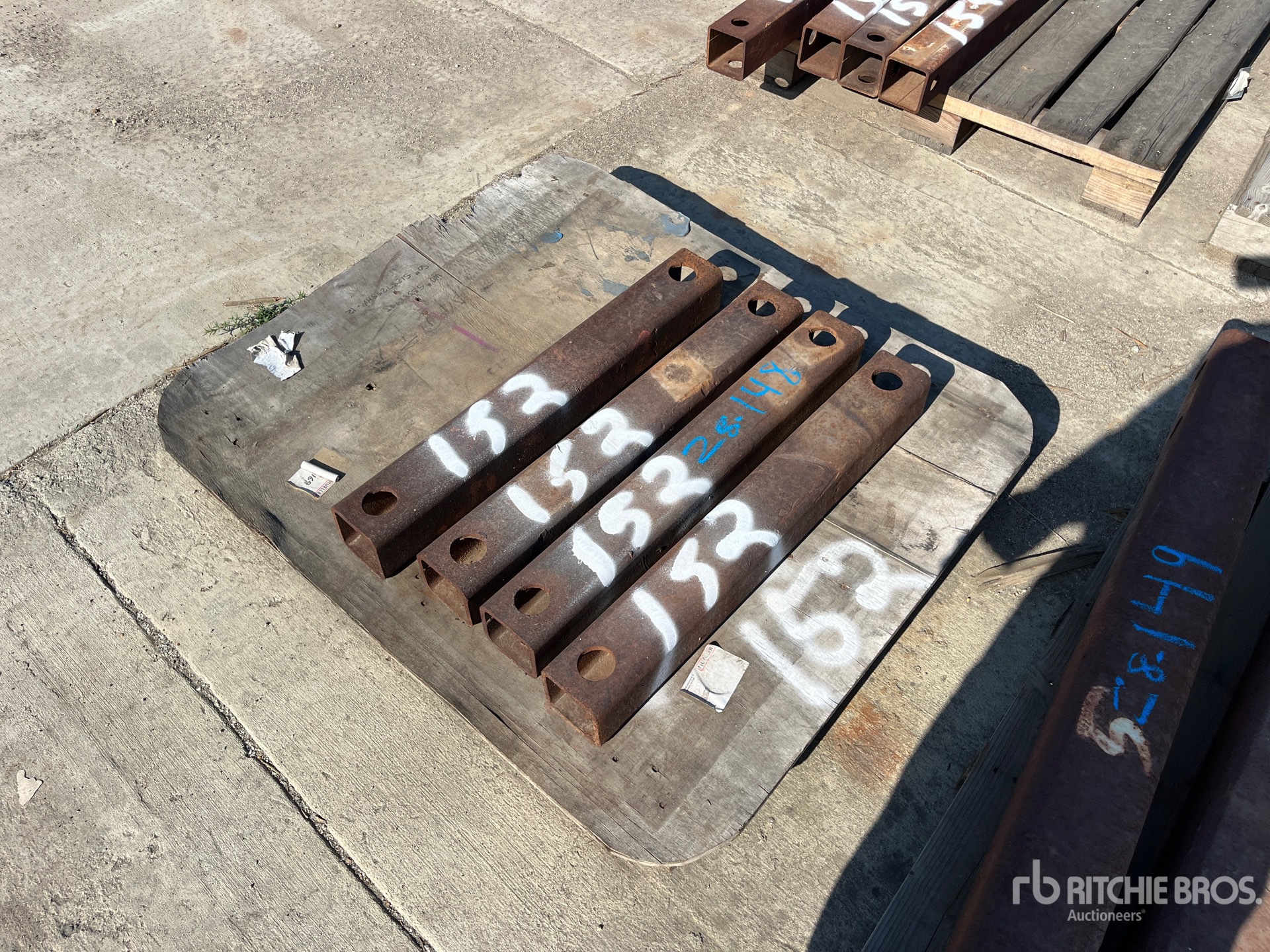 Quantity of (4) Trench Box Spreaders