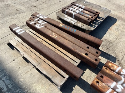 Quantity of (4) 60 in Spreader Bar