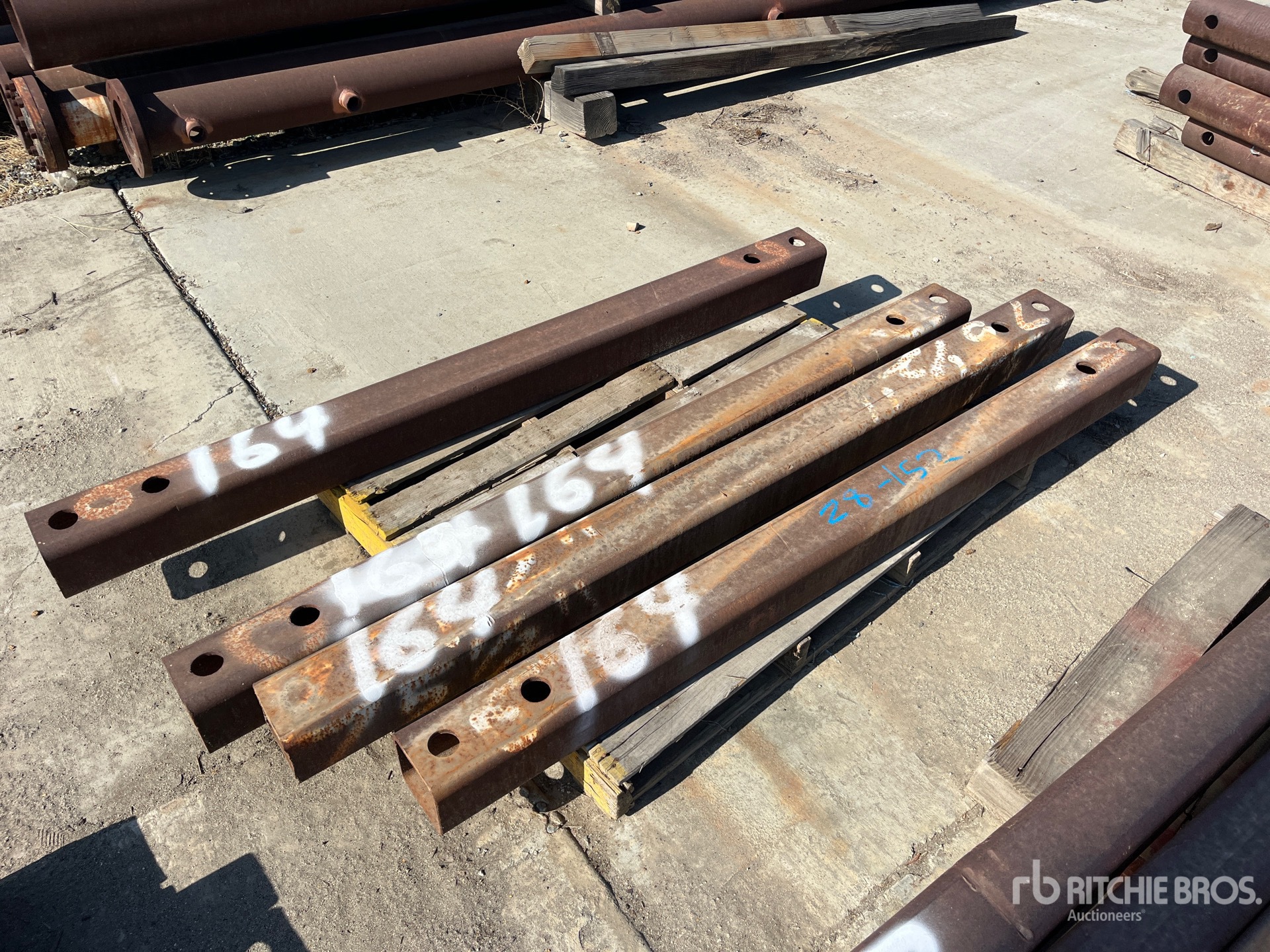Quantity of (4) Trench Box Spreaders