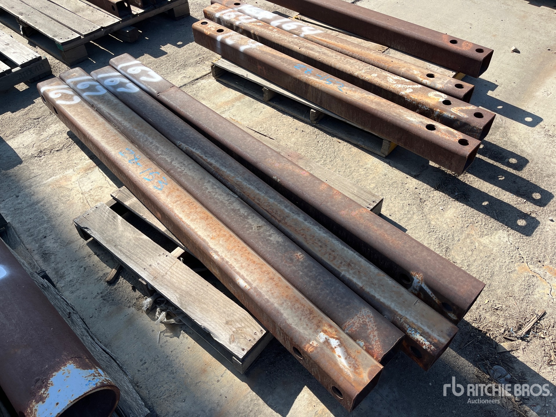 Quantity of (4) Trench Box Spreaders
