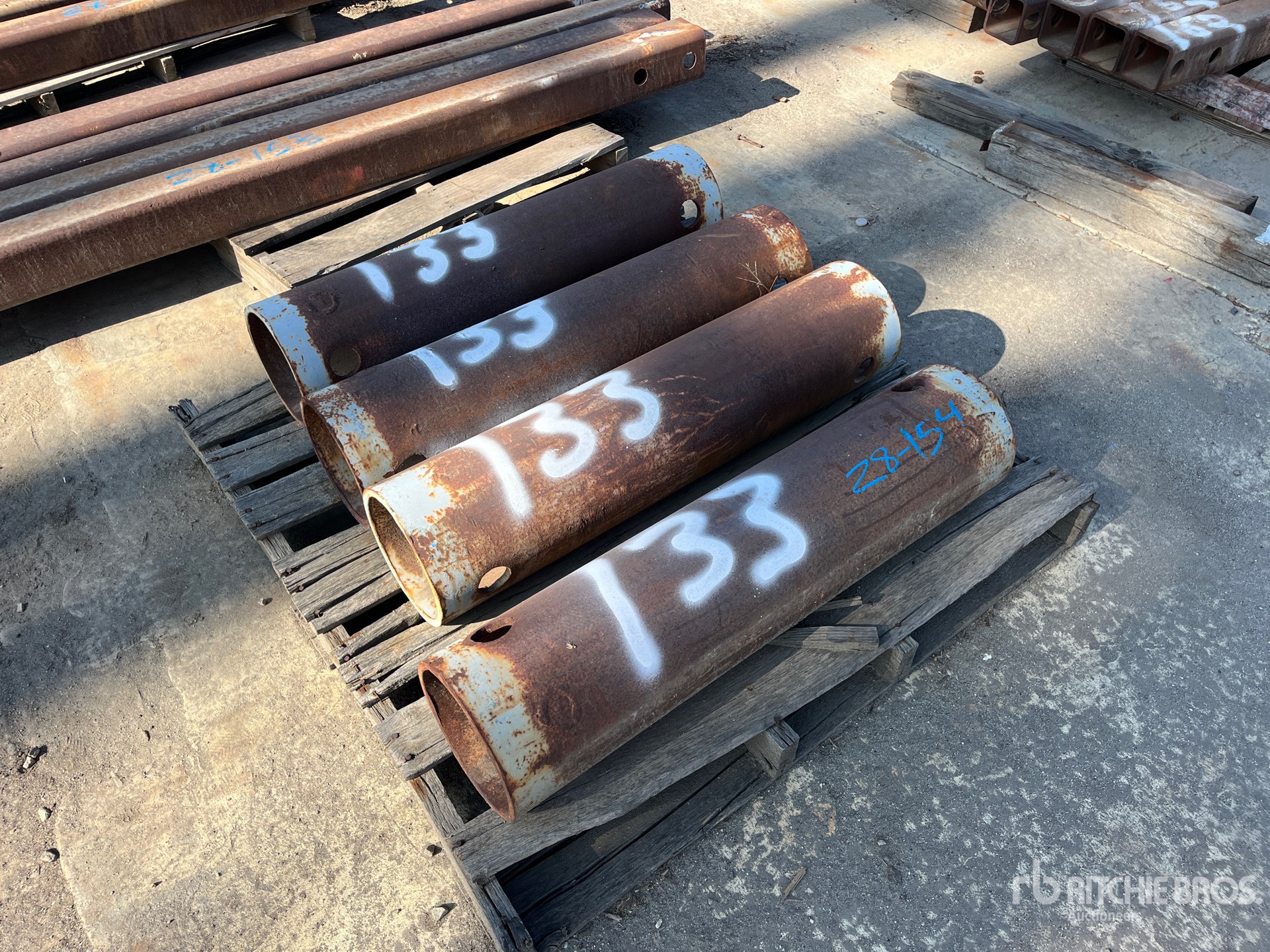 Quantity of (4) Trench Box Spreaders