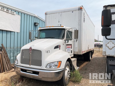 2010 Kenworth T270 4x2 Furgoneta caja cerrada