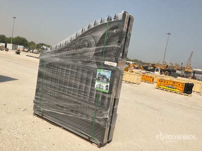 Quantity of (3) Suihe 4.2 m Bi-Parting Portail d'entrée (Unused)