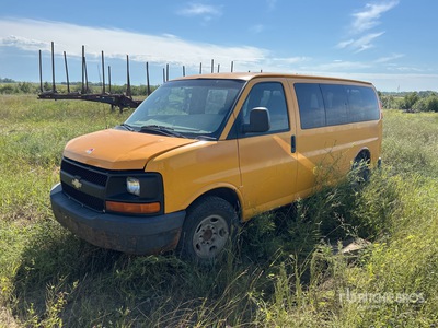 2008 Chevrolet Express 3500 12 Passenger Van (Inoperable)