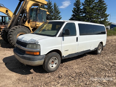 2004 Chevrolet 3500 15 乗客用バン