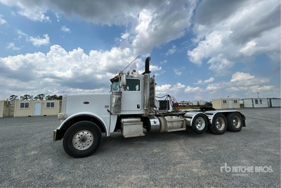 2015 Peterbilt 389 8x4 トラックトラクター（T/A）