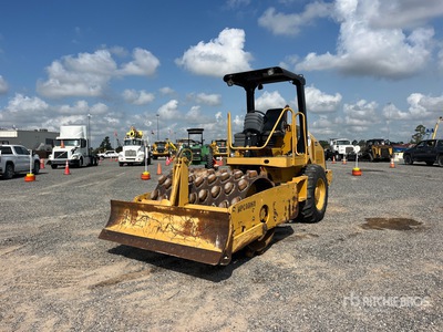 2013 Cat CP44 Compacteur à tambour à pieds dameurs