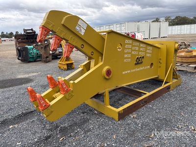 SEC Q/C Rotating Concrete Crusher - Fits 20 - 35 Ton (Unused)