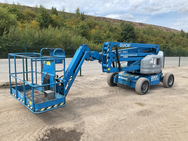 2011 Genie Z45/25J 2WD Hybrid Articulating Boom Lift 2011 Genie Z45/25J 2WD Hybrid Articulating Boom Lift