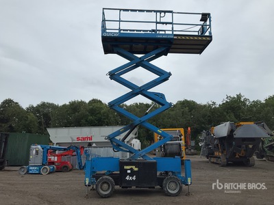 2017 Genie GS3369 4x4 Diesel Diesel Scissor Lift 12 MTR Elevador de tijera