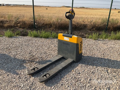 2017 Yale MPC14 Electric Pallet Jack