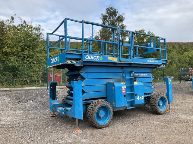 2016 Genie GS5390 4x4 Diesel Scissor Lift 2016 Genie GS5390 4x4 Diesel Scissor Lift