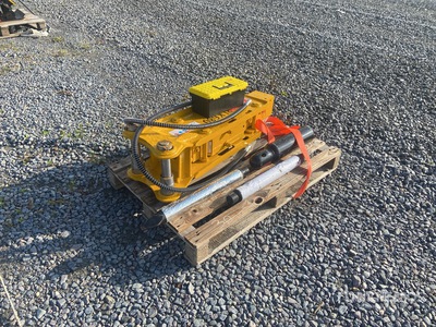 2025 BLK 680 Baggerlader Abbruchhammer (Unused)