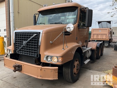 2011 Volvo VHD Tri/A Dagcabine Trekker
