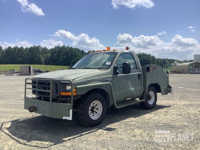 2001 Ford F-350 Super Duty Aircraft Pushback Tractor