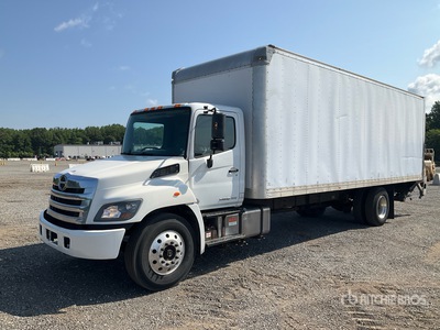 2018 Hino 268 4x2 Furgoneta caja cerrada