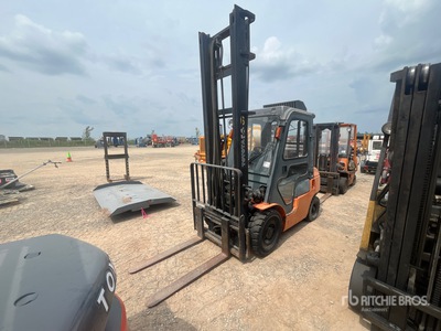 Toyota 7FDU25 Forklift