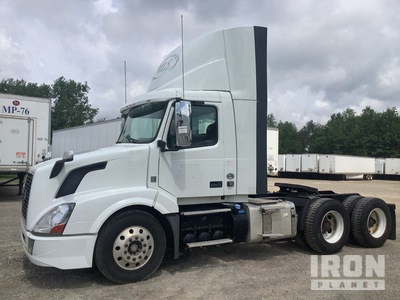 2017 Volvo VNL300 6x4 トラックトラクター（T/A）