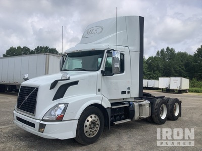 2017 Volvo VNL 6x4 T/A Day Cab Truck Tractor