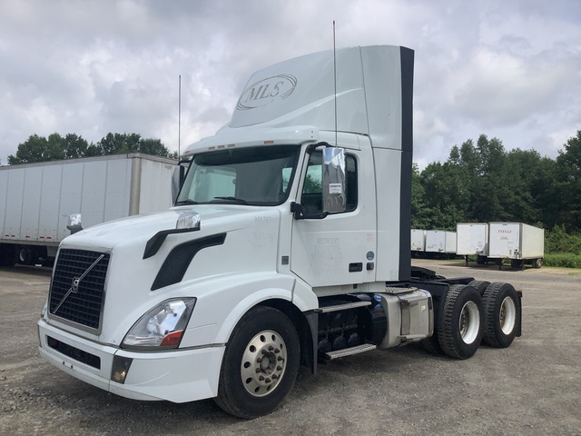 2017 Volvo VNL 6x4 T/A Day Cab Truck Tractor
