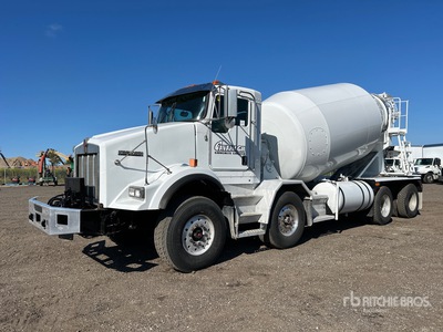 2011 Kenworth T800 8x4 Twin-Steer Camion hormigonera