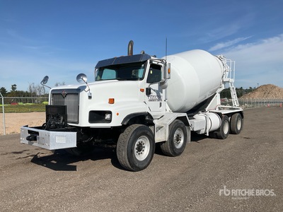 2010 International Paystar 8x4 Twin-Steer Camion mélangeur