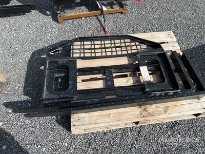 2025 GIYI GY-DHC Skid Steer Forks (Unused)