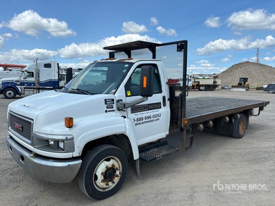 2005 GMC C55 4x2 شاحنة مسطحة