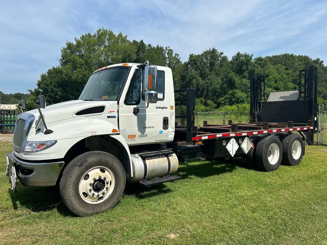 2013 International Durastar 4400 6x4 Flatbed Truck