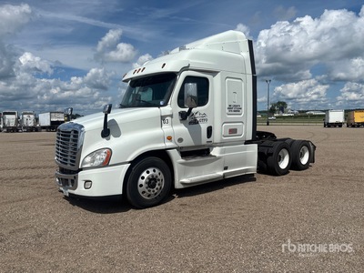 2016 Freightliner Cascadia 125 6x4 T/A Slaapcabine Trekker