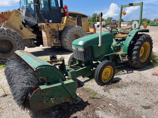 John Deere 970 2WD Broom Tractor John Deere 970 2WD Broom Tractor