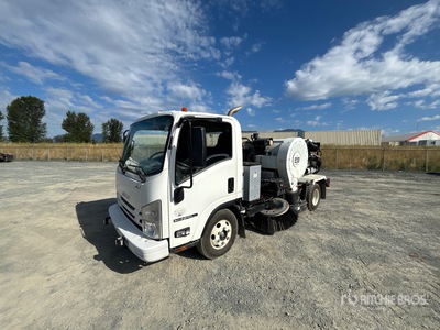 Tymco 602631-00 on 2016 Isuzu Camion barredora
