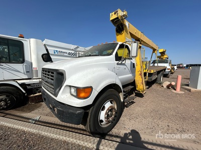 Terex BT3470 34000 lb Straight Boom on 2003 Ford F-750 4x2 Kranwägen