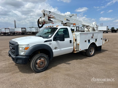 Altec AT37G 37 ft on 2013 Ford F-550 XL 4x4 Piattaforma autocarrata