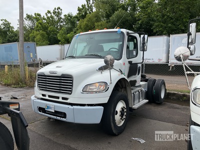 2015 Freightliner M2106 4x2 تراكتور شاحنة (أحادي المحور)