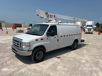 2005 ETI 29SNV 29 ft on 2011 Ford E-350 4x2 Nacelle élévatrice montée sur fourgon