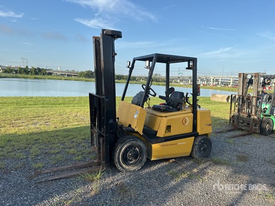 2000 Yale GP050RGNUAV095 5000 lb Pneumatic Tire Forklift