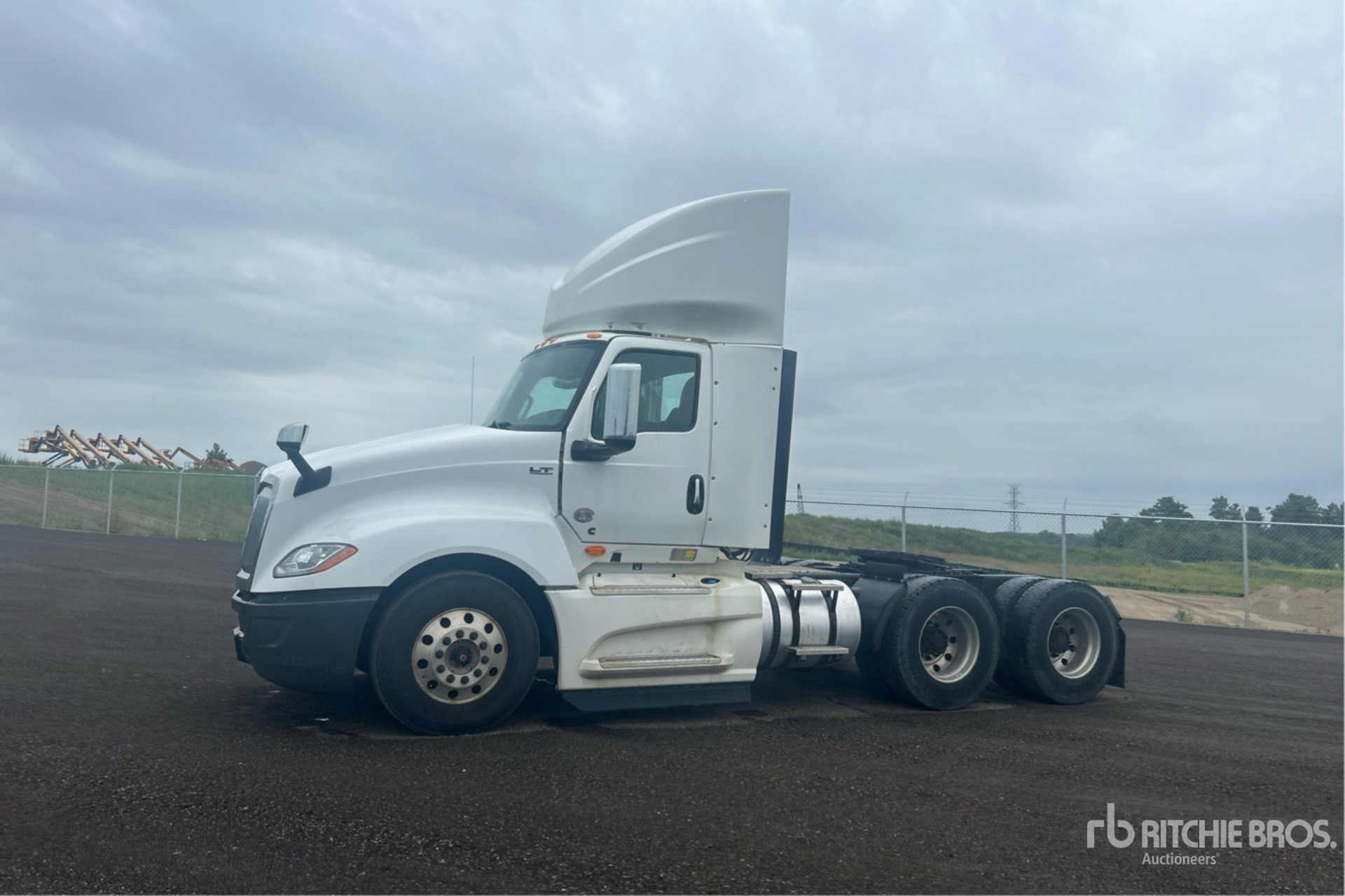 2018 International LT625 Cabeza Tractora Cabina Corta