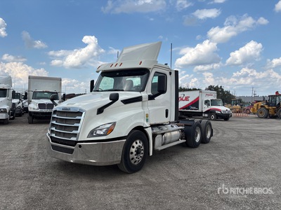 2019 Freightliner Cascadia 126 6x4 Ciągnik siodłowy T/A z kabiną dzienną