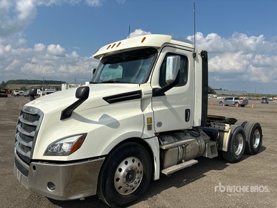 2019 Freightliner Cascadia 126 6x4 T/A Day Cab Truck Tractor