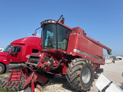 Case IH 2377 Combine Harvester (Inoperable)