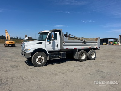 2008 International 7400 6x4 T/A Camión dumper