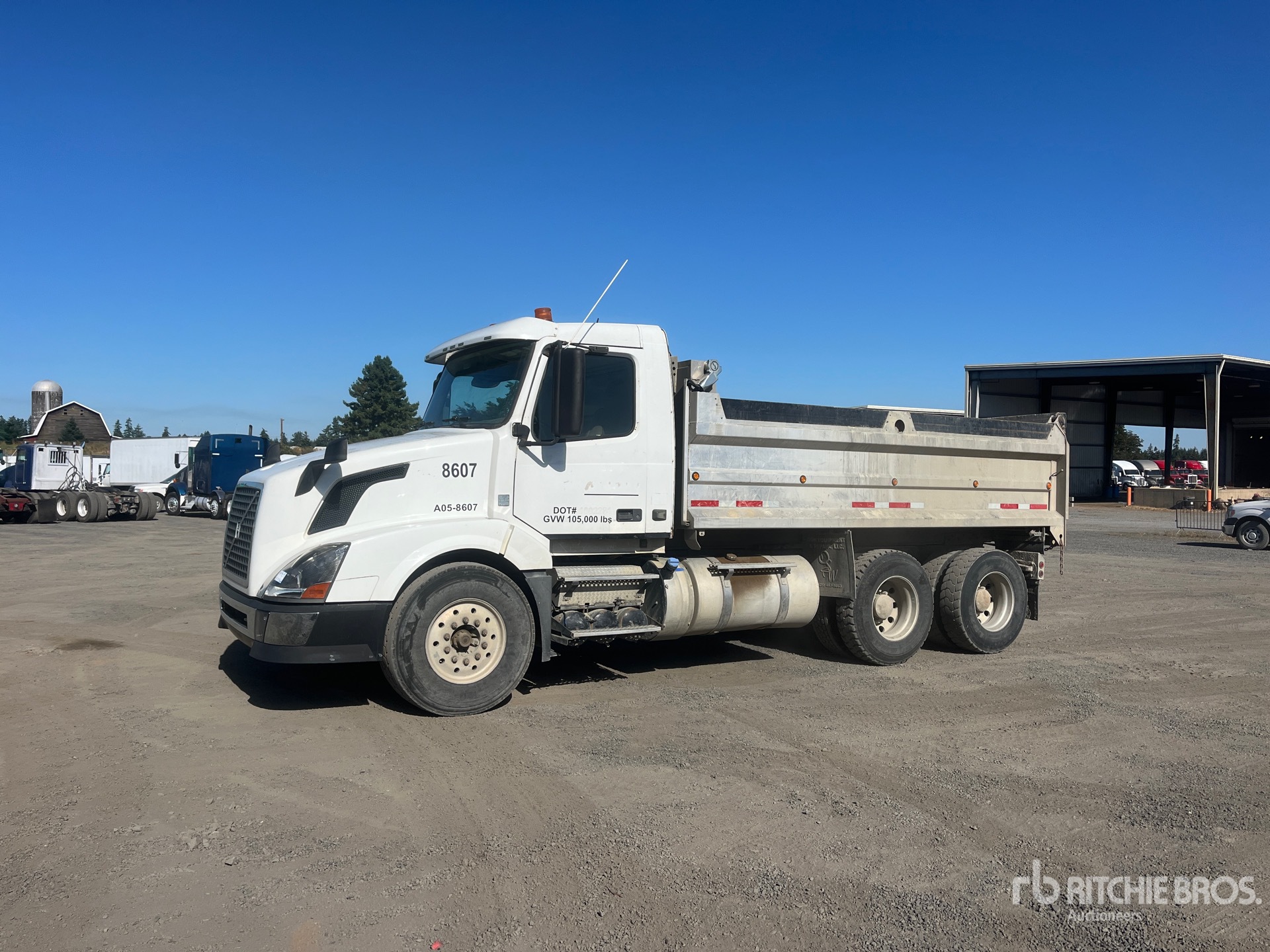 2014 Volvo VNL 6x4 T / A-kiepwagen