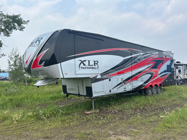 2015 Forest River XLR Thunderbolt 42 ft 6 in Tri/A Travel Trailer