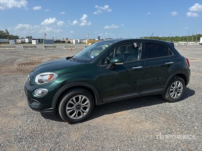 2016 Fiat 500X AWD を見 SUV