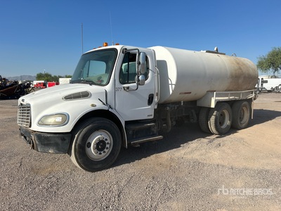 2006 Freightliner M2 106 4000 gal 6x4 Camion à eau