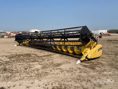 2005 New Holland 74C 30 ft Flex Combine Header