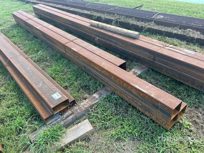 Quantity of (4) 6 In x 6 In Square Tubing Varios metales (Unused)